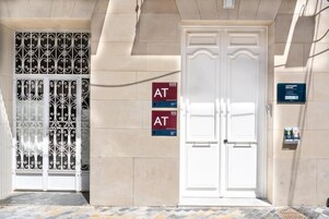 Fachada de la propiedad