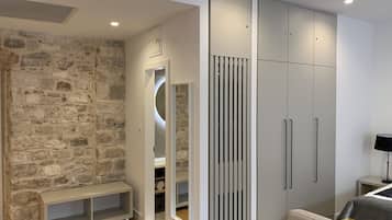 Deluxe Suite, 1 King Bed with Sofa bed, City View | 1 bedroom, hypo-allergenic bedding, in-room safe, desk