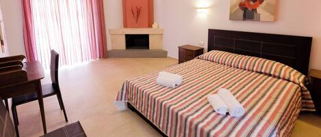 1 chambre, chambres insonorisées, fer et planche à repasser