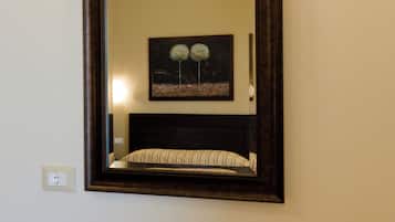 Standard Room | 1 bedroom, soundproofing, iron/ironing board, free WiFi