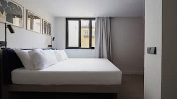 Medium Studio with Kitchen | 1 bedroom, premium bedding, in-room safe, laptop workspace