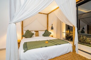 Villa, 4 habitaciones, no fumadores | Sábanas de algodón egipcio, ropa de cama de alta calidad, caja fuerte