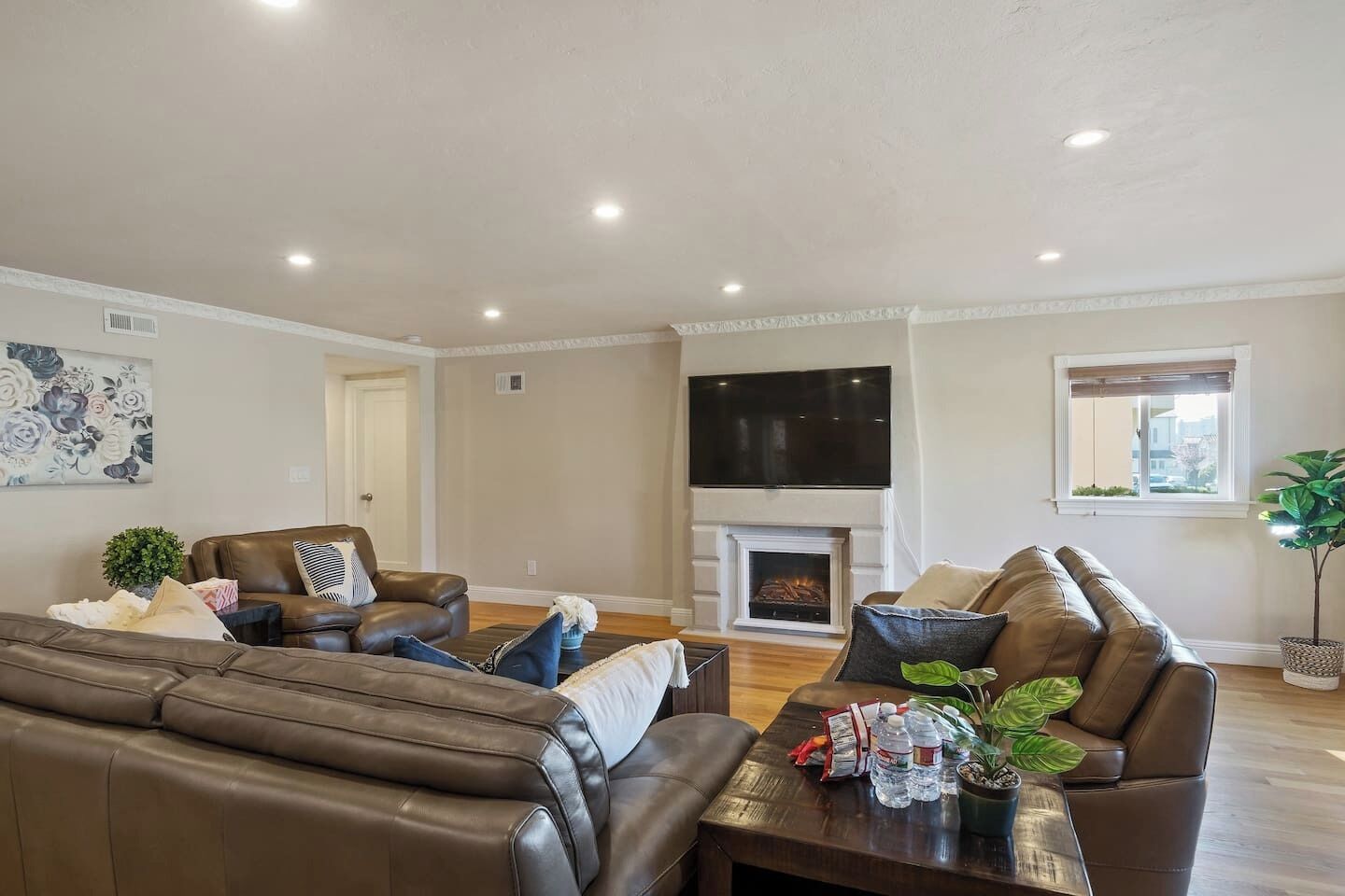 Televisie en een open haard