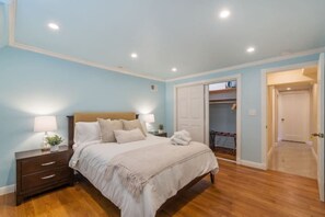 2 dormitoris, escriptori, planxa i posts de planxar i wifi 