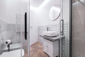 Shower, hair dryer, bidet, towels - Easylife - Jewell with terrace near the Duomo (Milano)