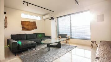 Vil·la familiar | Sala d'estar | Televisor de 21 polzades amb canals digitals