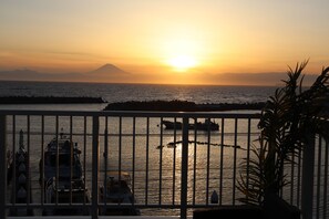 Terrace/patio - ASHINA BAYFRONT VILLA (Yokosuka)