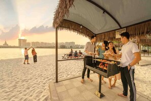Outdoor dining - Gem at Vinhomes Ocean Park 1! Family-sized apt with airy and spectacular view  (Hanoi)