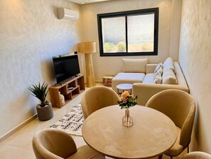Smart TV - 2 Bedroom Apartment in Marrakech (Marrakech)