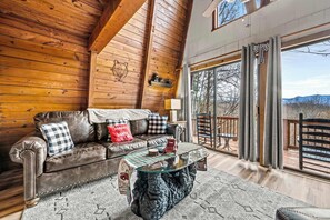 TV, fireplace, books, stereo - Quaint and Secluded - Views - Hot Tub - Decks (Sevierville)