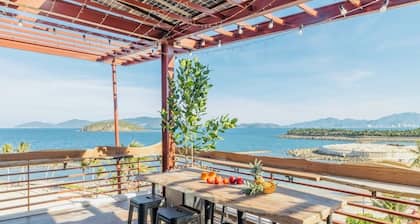 Cozy Front Beach House wid Private Beach