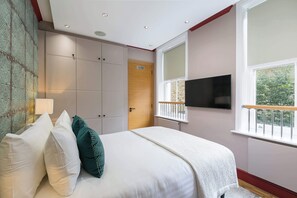 1 bedroom, iron/ironing board, travel cot, WiFi - Frankie Class: Elegant 1-Bed by the British Museum (Greater London)