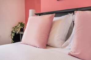 1 chambre, fer et planche Ă repasser, Wi-Fi, draps fournis