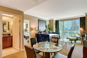 1 soverom, skrivebord, strykejern/-brett og wi-fi (inkludert)