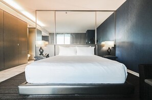 1 dormitorio, escritorio, tabla de planchar con plancha y wifi gratis