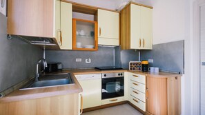Apartment (1 Bedroom) | Private kitchen