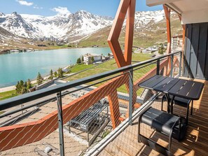 Outdoor dining - Premium Apartment in Tignes - 8 pers, 4 beds, south balcony, lake nearby (Tignes)