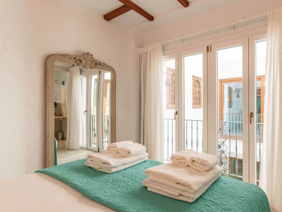 1 bedroom, in-room safe, individually decorated, individually furnished