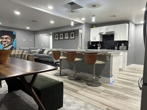 Fridge, microwave, oven, stovetop - 5 Bedroom House, Backyard Sand Volleyball Court, Horseshoe Pit Close 2  UofA (Tucson)