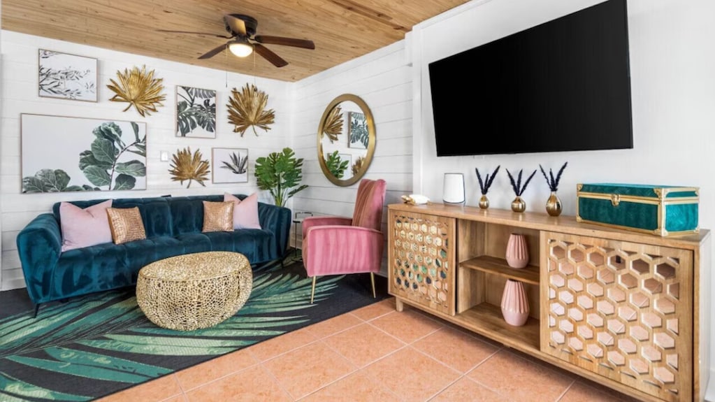 Seacrets - 30a Escape, Pool & Golf Cart Sleeps 19 - Seagrove Beach