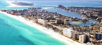 Seawinds 9. Gulf Front, epic views and balcony, new inside, exceptional home.