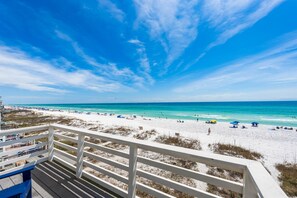 On the beach - Seawinds 9 | Renovated Gulf-Front Escape (Mramar Beach)