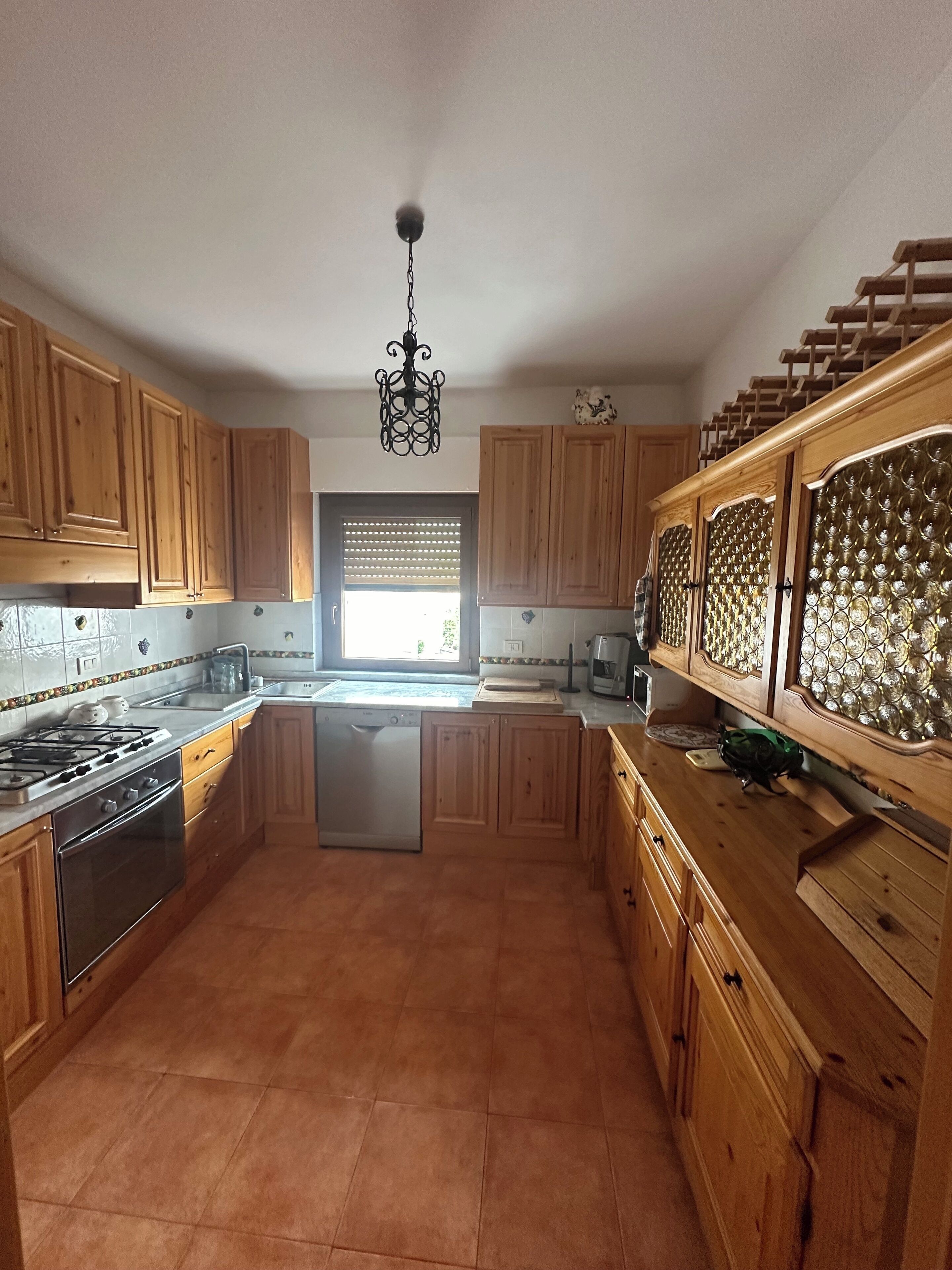 Réfrigérateur, four, plaque de cuisson, lave-vaisselle