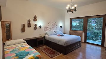 3 slaapkamers, een strijkplank/strijkijzer, gratis wifi, beddengoed