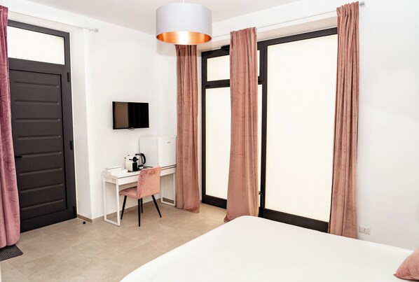 2 bedrooms, travel crib, WiFi, bed sheets