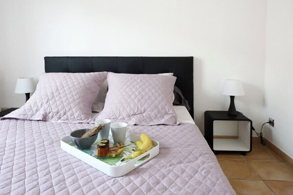 1 chambre, fer et planche à repasser, Wi-Fi, draps fournis