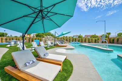 Electric Slide- Lazy River, Pickleball, Resort backyard & Game room