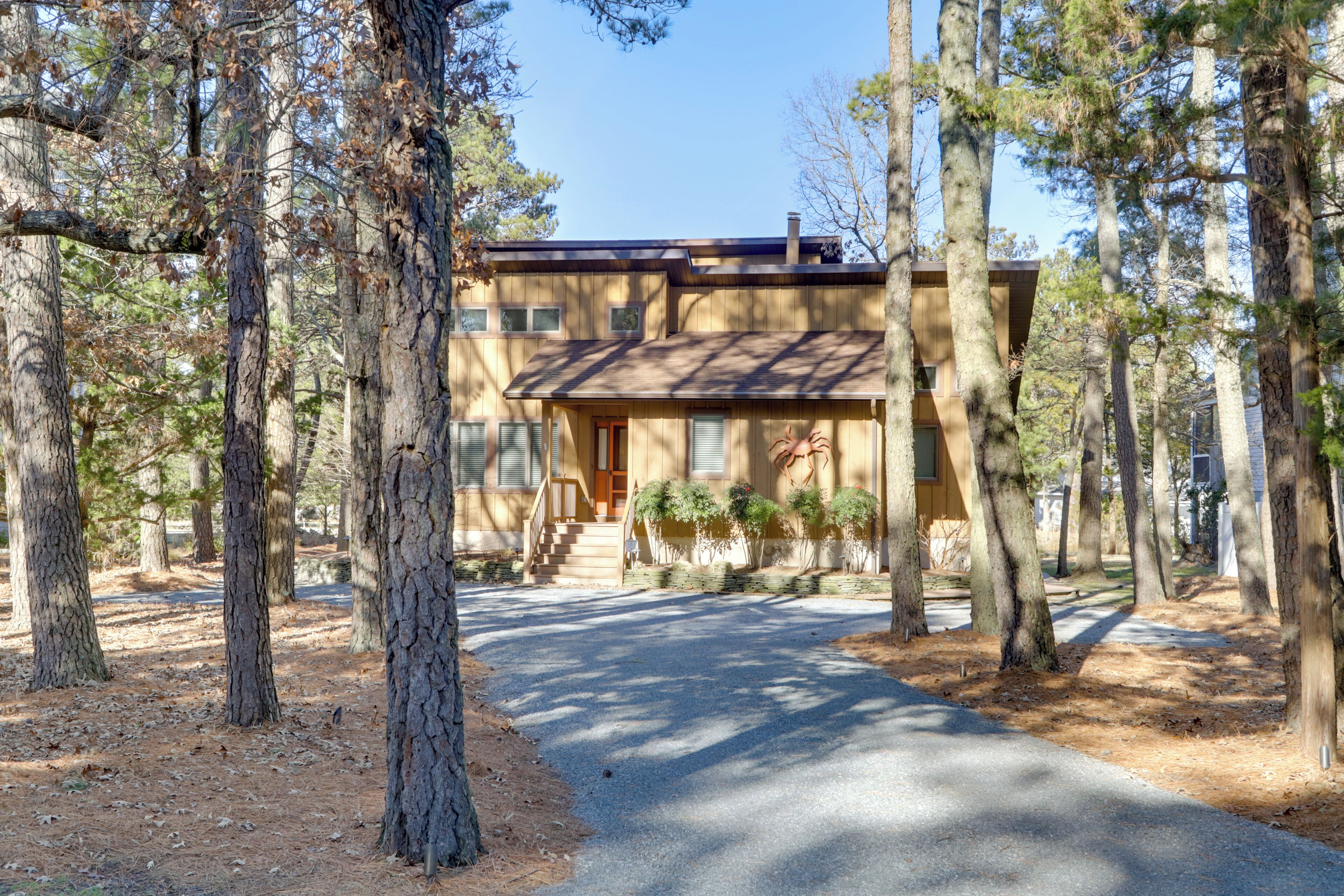 PRIVATE BEACH! CANAL VIEWS! LINENS INCLUDED!