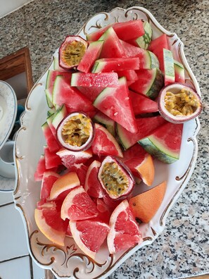 Breakfast buffet - älgbergets b&b (Ucklum)