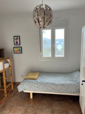 4 chambres, bureau, Wi-Fi gratuit, draps fournis
