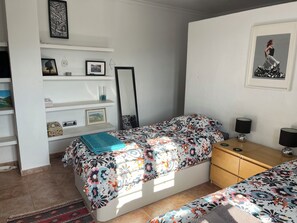 4 dormitorios, escritorio, wifi gratis y ropa de cama
