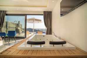 Panoramic Villa | 4 bedrooms, in-room safe, desk, iron/ironing board - Villa The Moon (Kas)