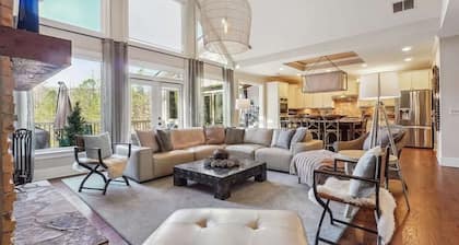 Hot Tub-Game Room-Fire Pit-Pets