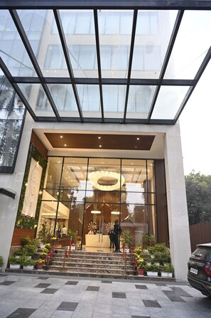 Vista frontal de la propiedad