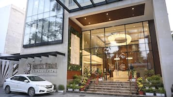 Mặt tiền nơi lưu trú