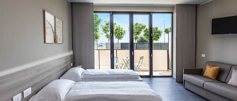 Comfort Apartment, Balcony, Ground Floor | 1 bedroom, in-room safe, soundproofing, free WiFi