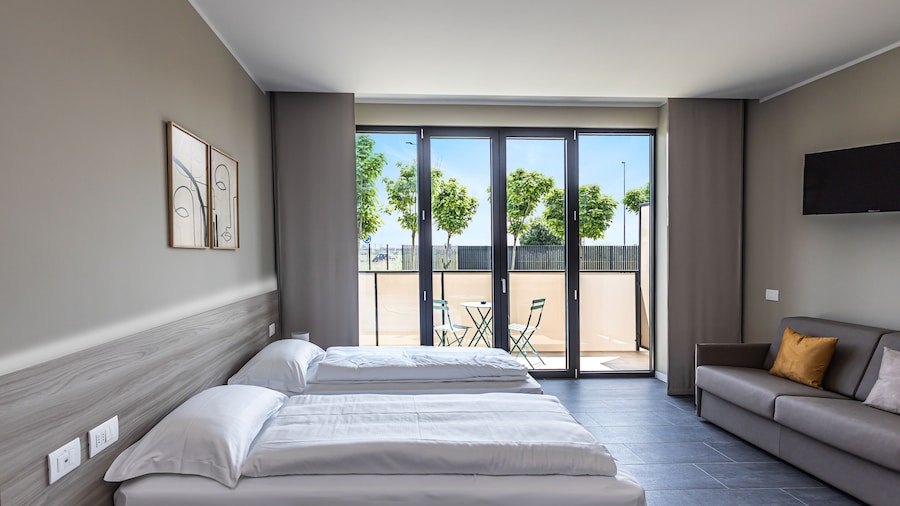 Virtual-Superior Apartments Milano Opera