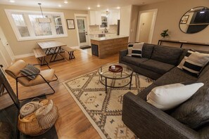 Smart TV, offices - Sunrise Views and Hot Tub (Asheville)