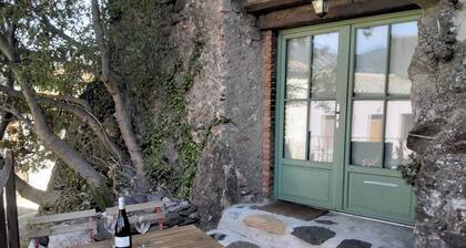 "Les Remparts " cosy relaxing house in quiet village