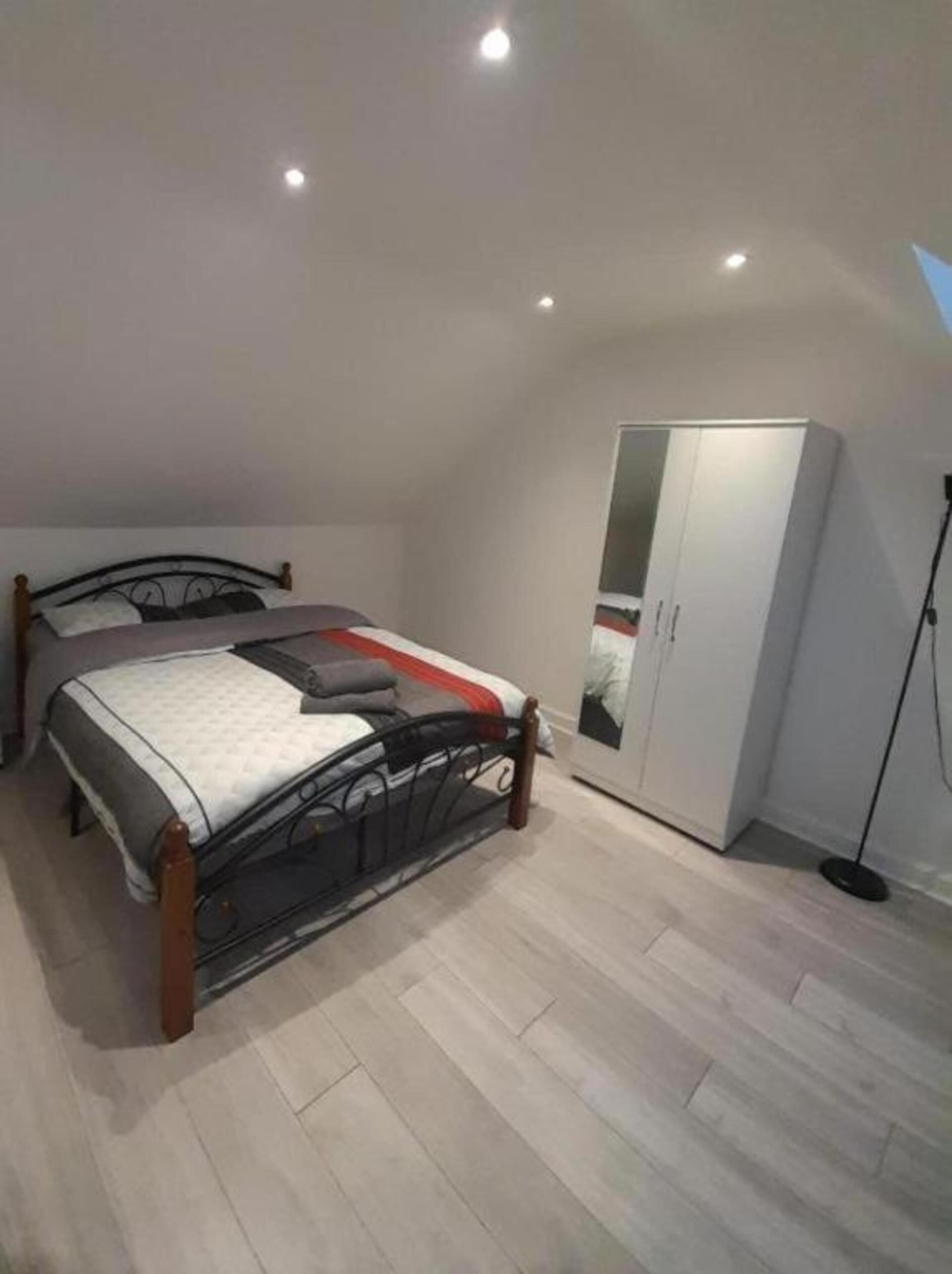 Deluxe Double Room | Iron/ironing board