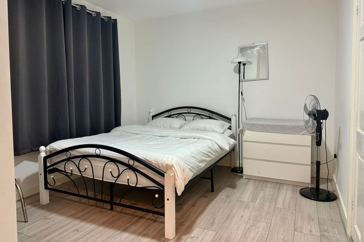 Comfort kamer | Een strijkplank/strijkijzer