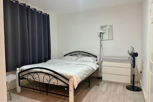Compact Double Room | Iron/ironing board