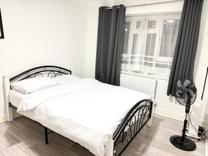 Standard Double Room - Shared | Strykejern/-brett