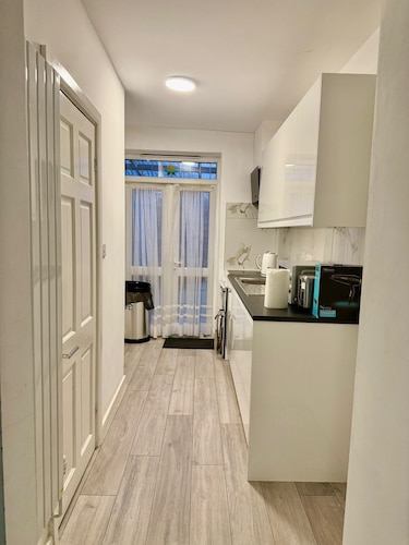 Baraka House Royal Victoria London by OYO