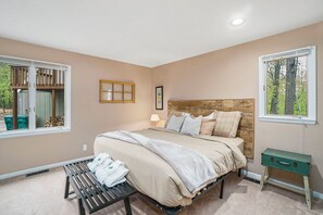 5 bedrooms, iron/ironing board, free WiFi, bed sheets