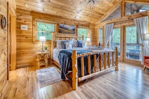 3 habitaciones, tabla de planchar con plancha, wifi y ropa de cama 